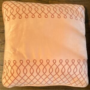 Vintage bed bath and beyond embroidered pink velveteen 20x20 accent pillow‎